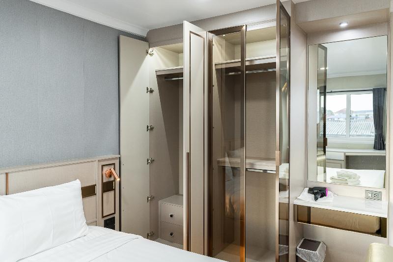 Tj 4711 Residence image