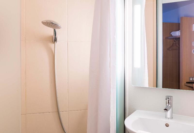 B&B HOTEL Bourges 1 image