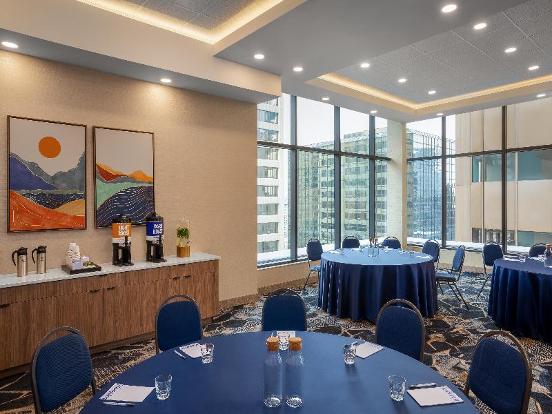 Hampton Inn By Hilton Calgary Downtown image