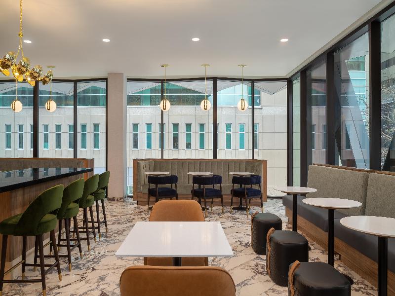Hampton Inn By Hilton Calgary Downtown image
