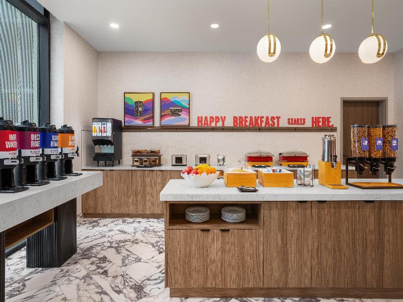 Hampton Inn By Hilton Calgary Downtown image