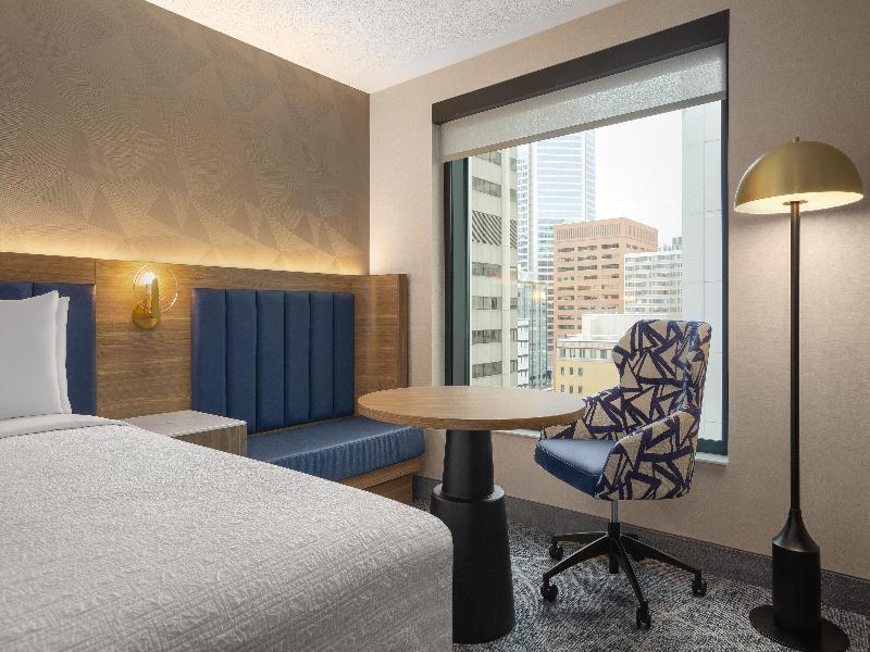 Hampton Inn By Hilton Calgary Downtown image