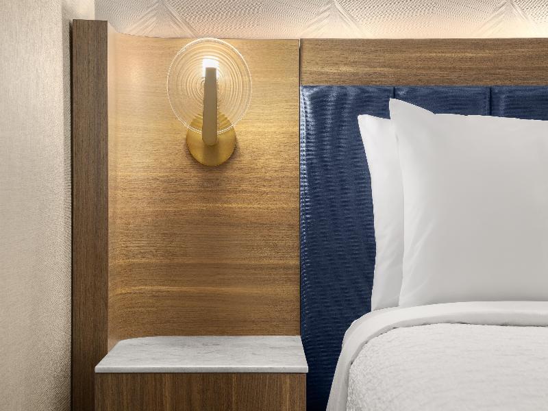 Hampton Inn By Hilton Calgary Downtown image