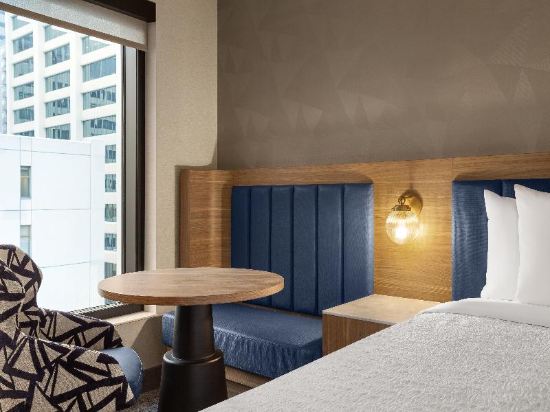 Hampton Inn By Hilton Calgary Downtown image