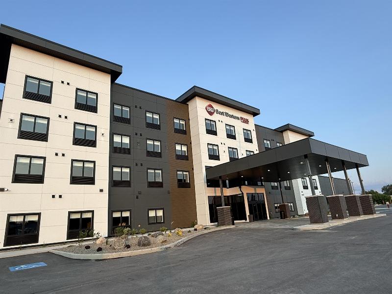 Best Western Plus Neepawa Hotel