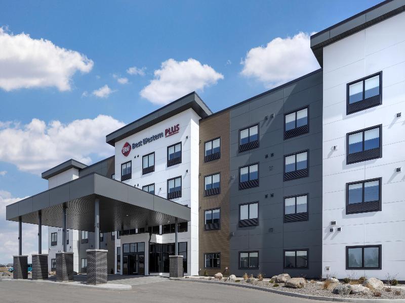 Best Western Plus Neepawa Hotel — general view