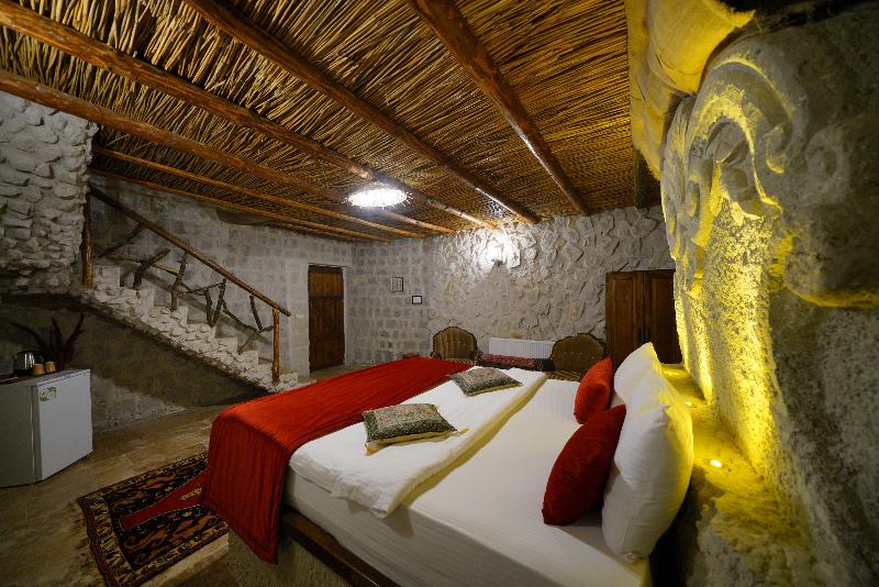 Nar Cave House