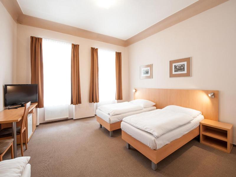 Hotel V Centru image