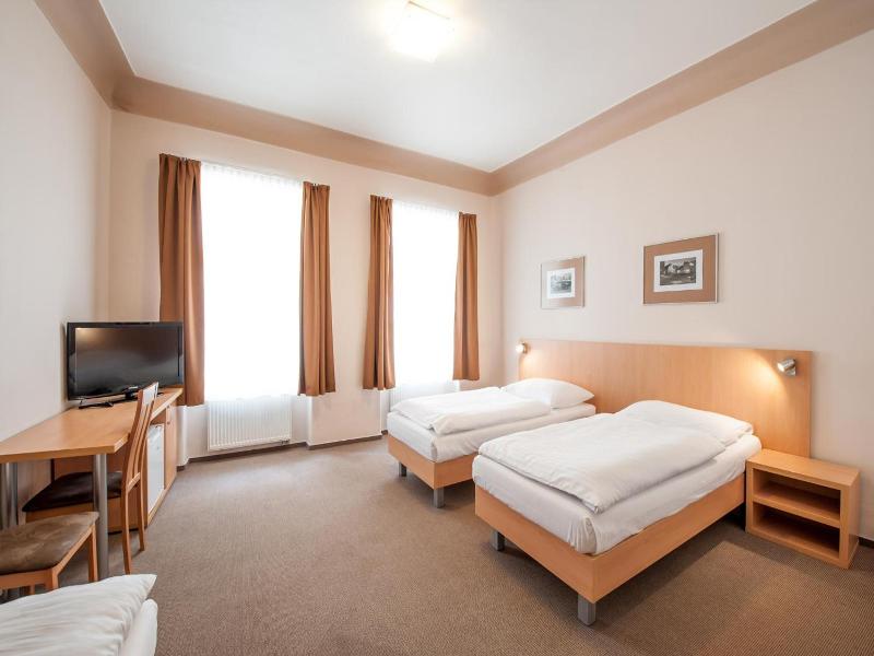 Hotel V Centru image