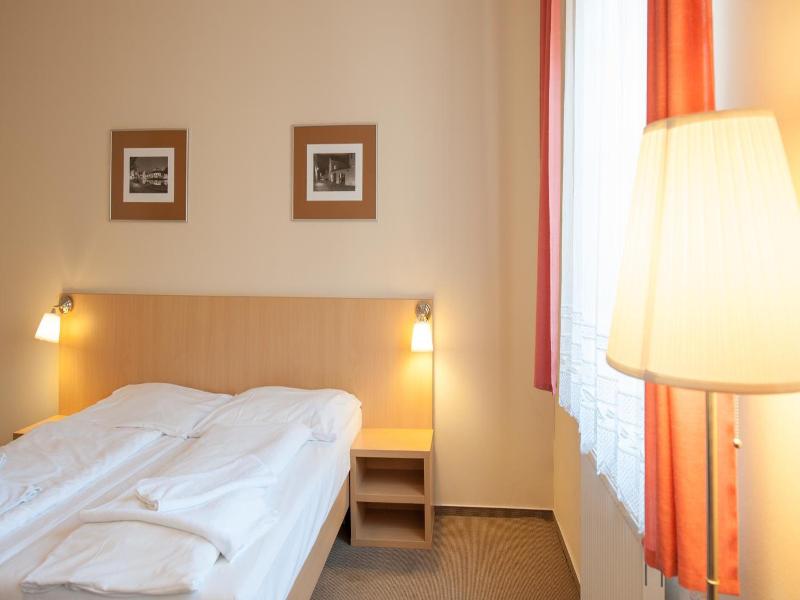 Hotel V Centru image