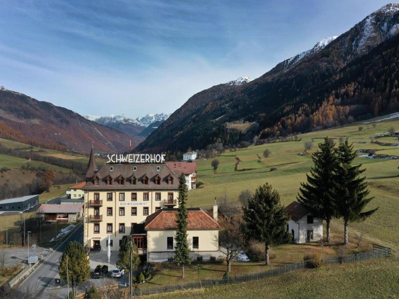 Hotel Schweizerhof Sta Maria image