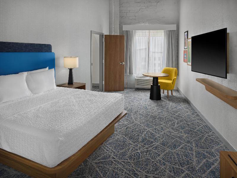 Hampton Inn by Hilton Lincoln Downtown image