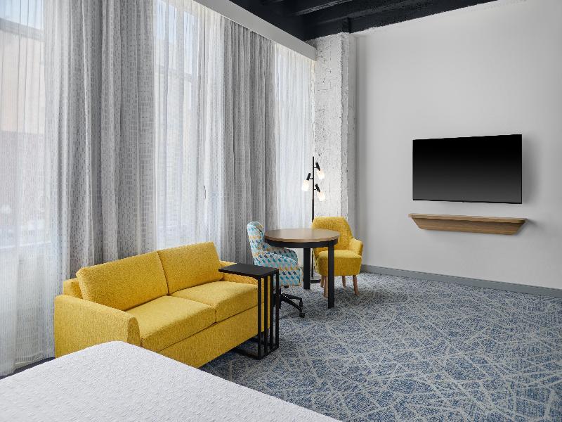 Hampton Inn by Hilton Lincoln Downtown image