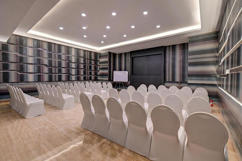 Hotel Tip Top International image