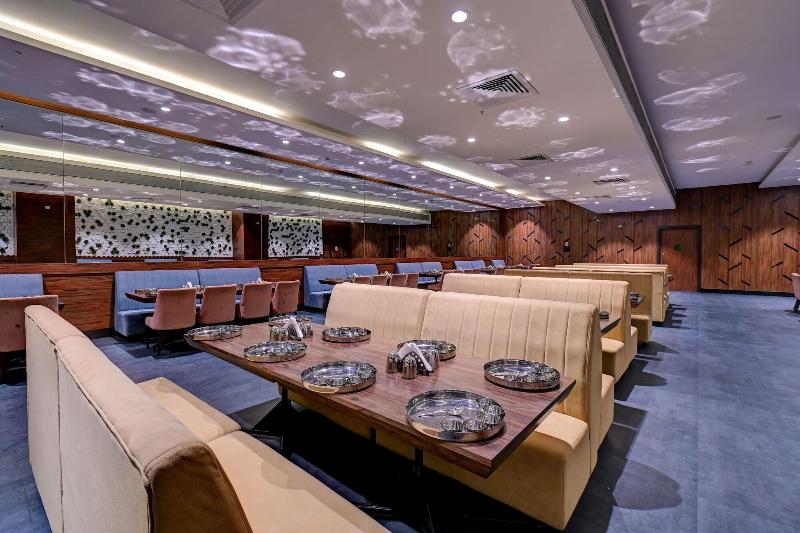 Hotel Tip Top International image