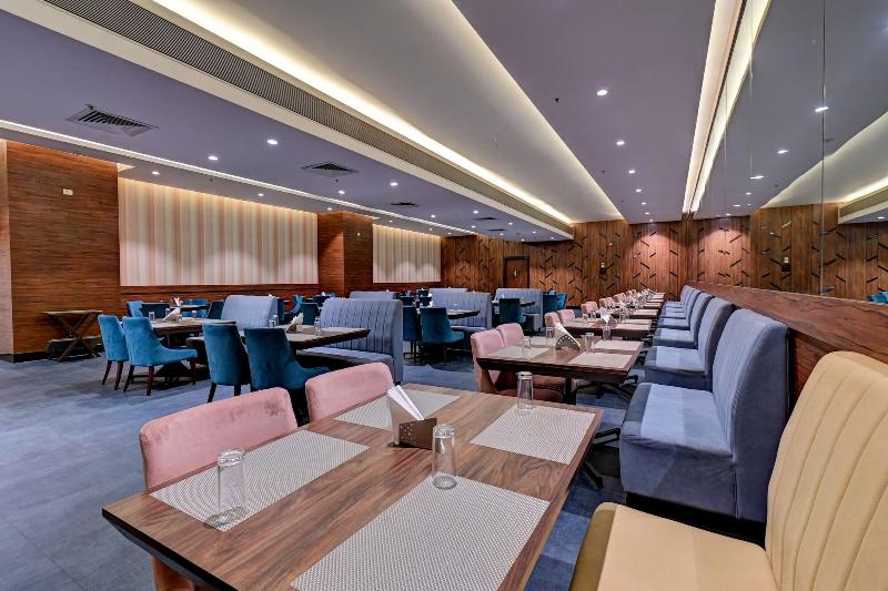 Hotel Tip Top International image