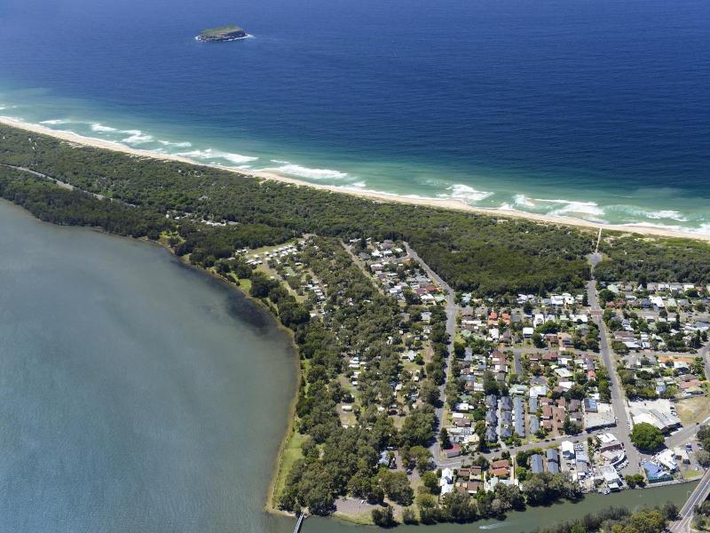 Budgewoi Holiday Park image