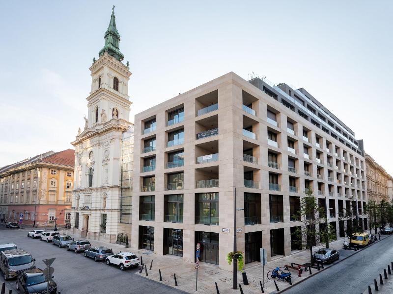 Emerald Hotel image