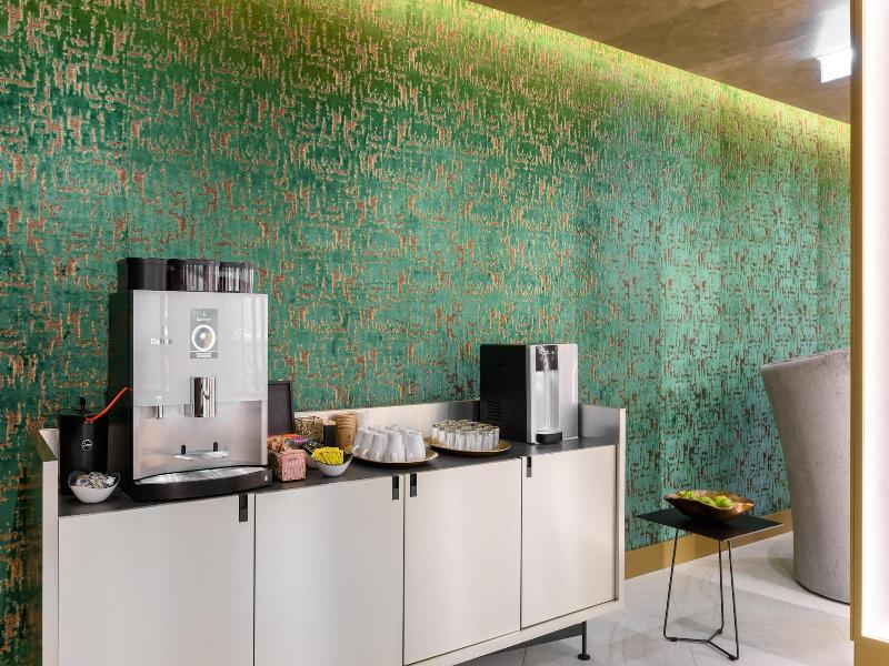 Emerald Hotel image