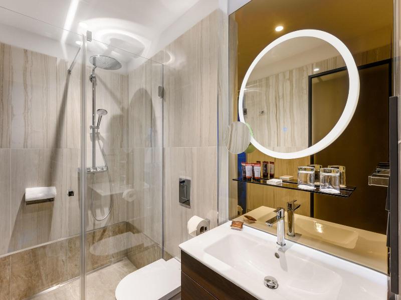 Emerald Hotel image