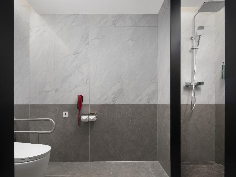 Hilton Garden Inn Tianjin Five Great Avenues image