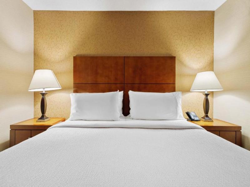 Sandman Hotel & Suites London Downtown image
