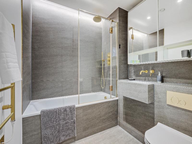 StayCozy Apartments in Kings Cross image