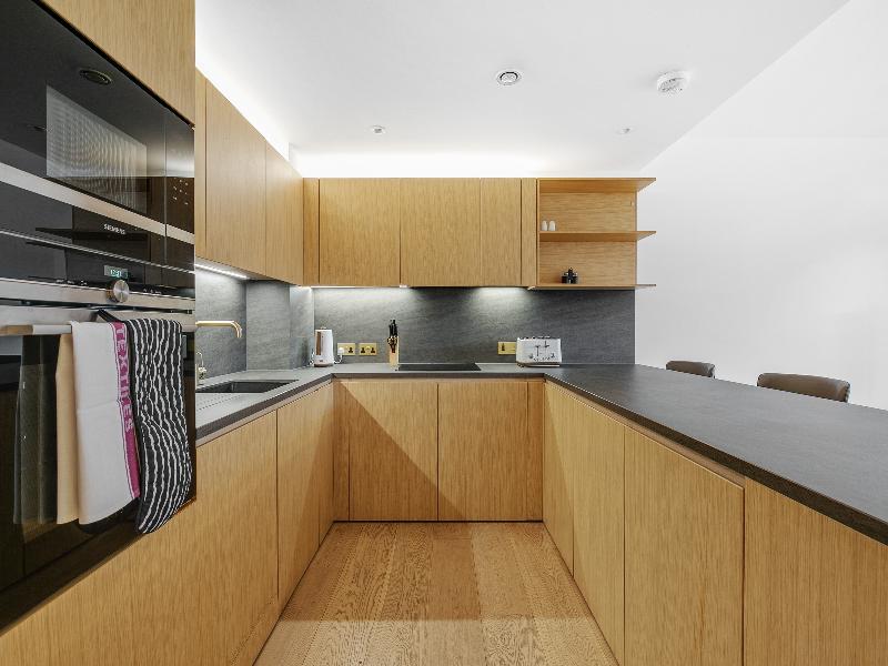 StayCozy Apartments in Kings Cross image