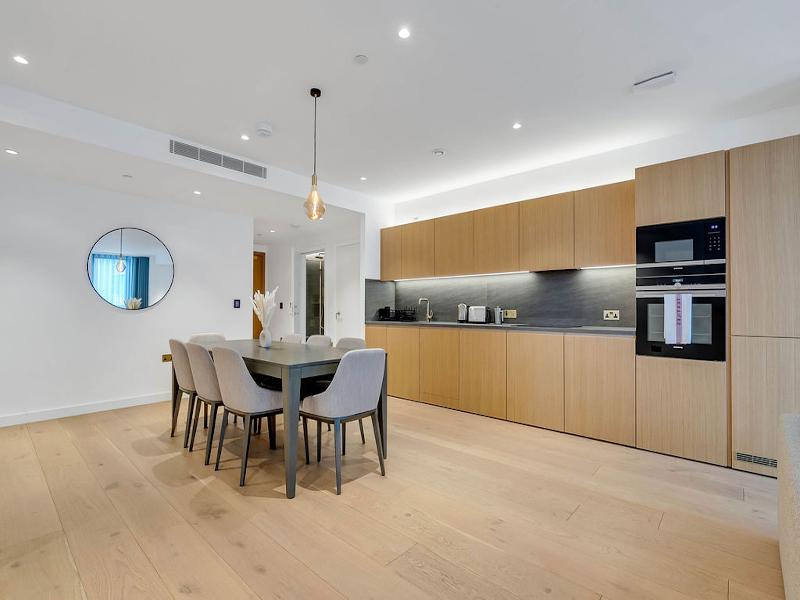 StayCozy Apartments in Kings Cross image