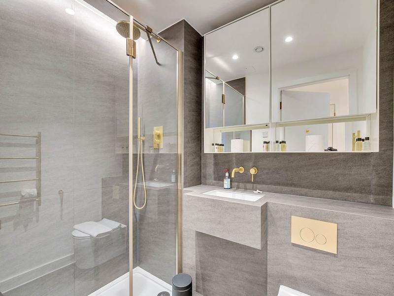 StayCozy Apartments in Kings Cross image