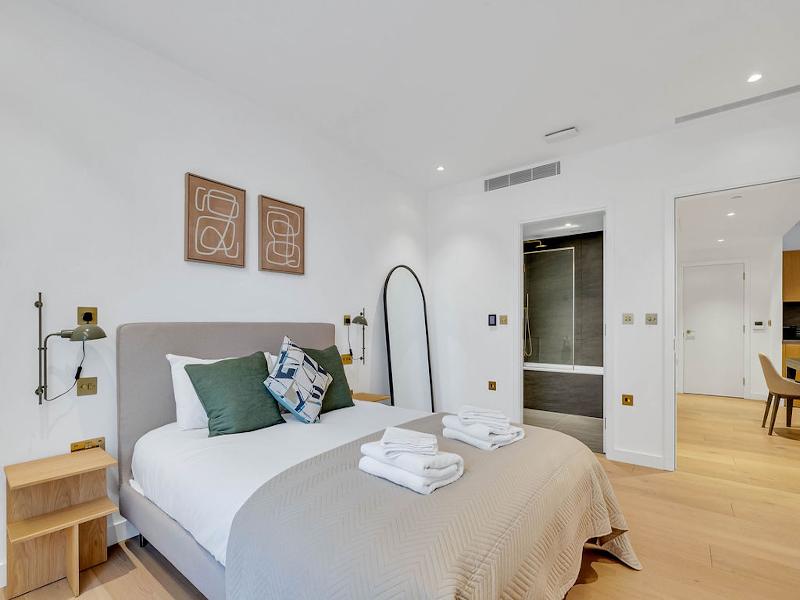 StayCozy Apartments in Kings Cross image