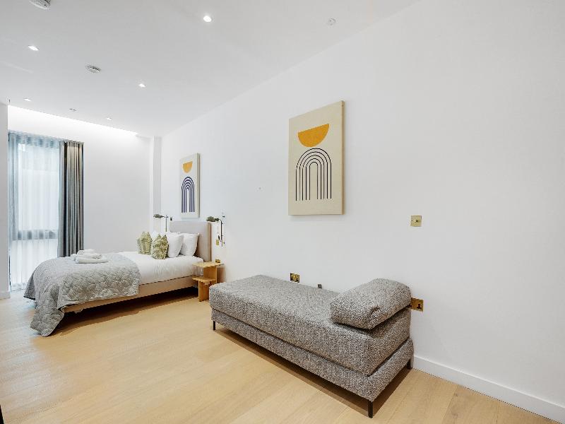 StayCozy Apartments in Kings Cross image