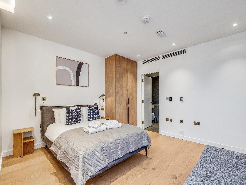 StayCozy Apartments in Kings Cross image