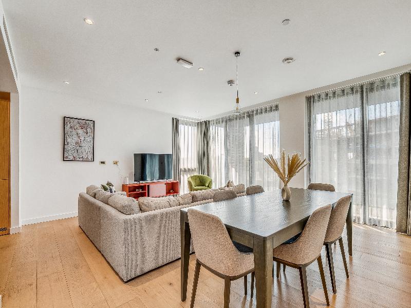 StayCozy Apartments in Kings Cross image
