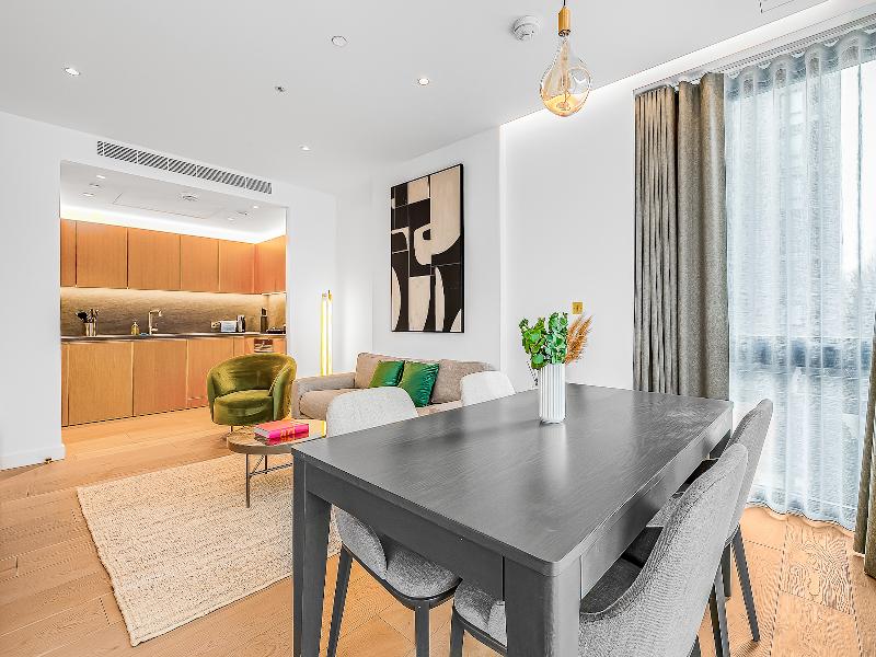StayCozy Apartments in Kings Cross image