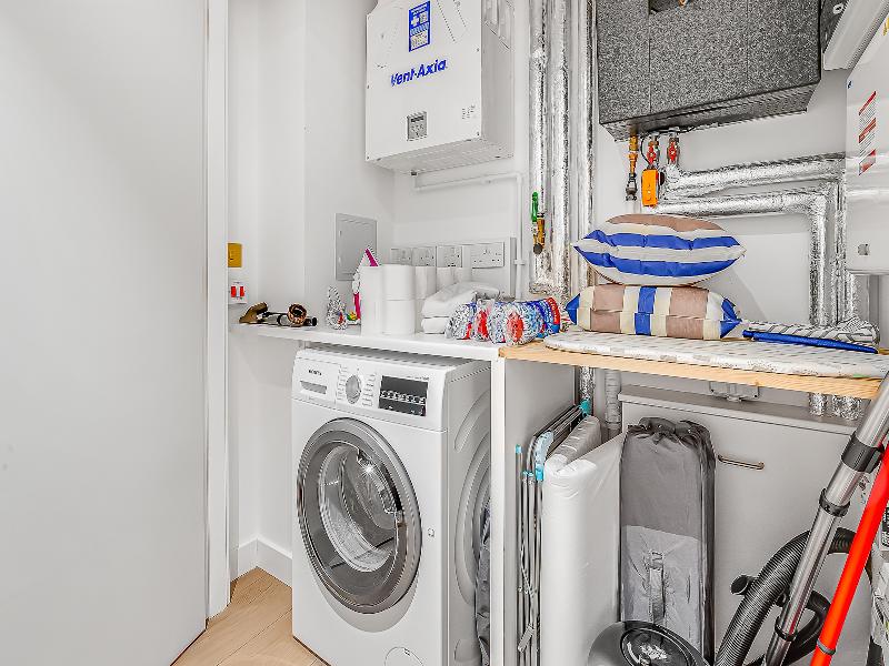 StayCozy Apartments in Kings Cross image