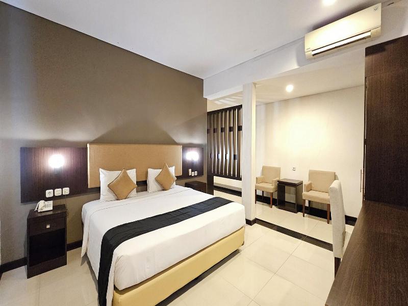 Grage Hotel Malang By Tos image