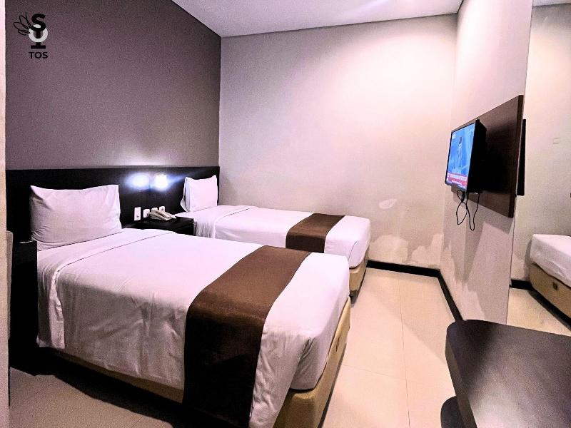 Grage Hotel Malang By Tos image