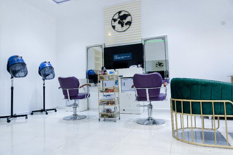 Lisa Suite image