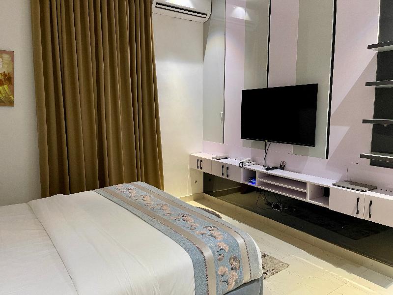 Lisa Suite image