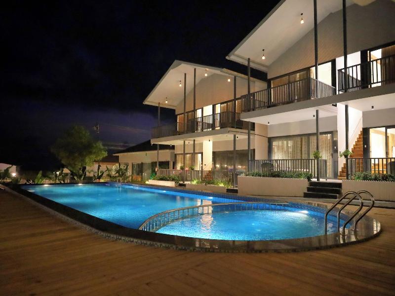 Dallas Beach Resorts image