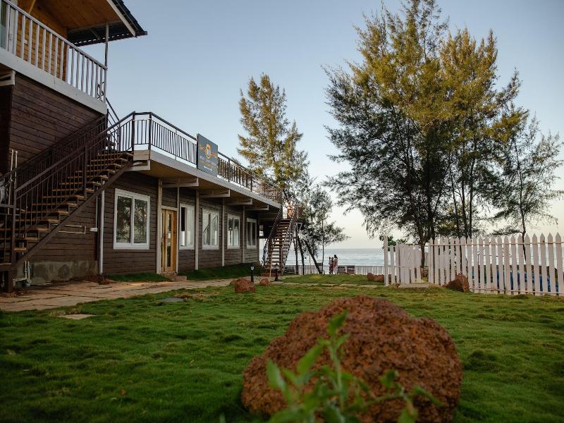 Dallas Beach Resorts image