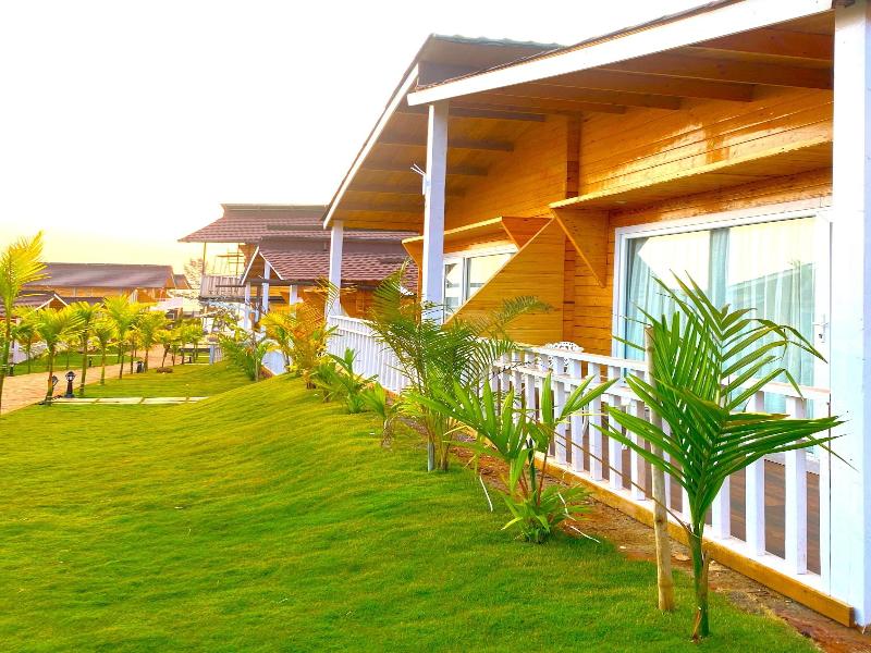 Dallas Beach Resorts image