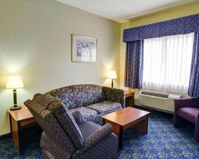 Quality Inn AND Suites Bellmeand