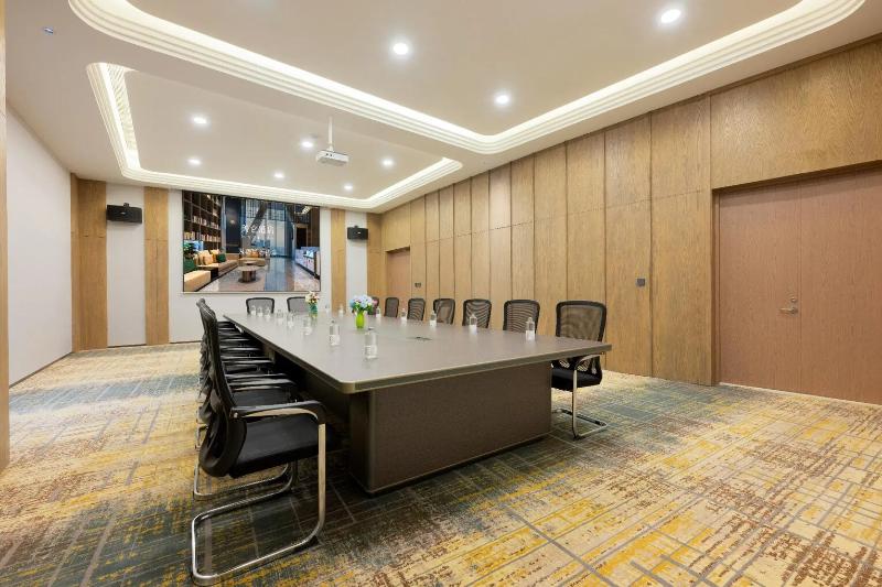 Madison Hotel Yining Ili Prefecture Government image