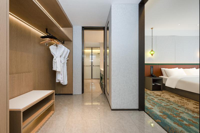 Madison Hotel Yining Ili Prefecture Government image