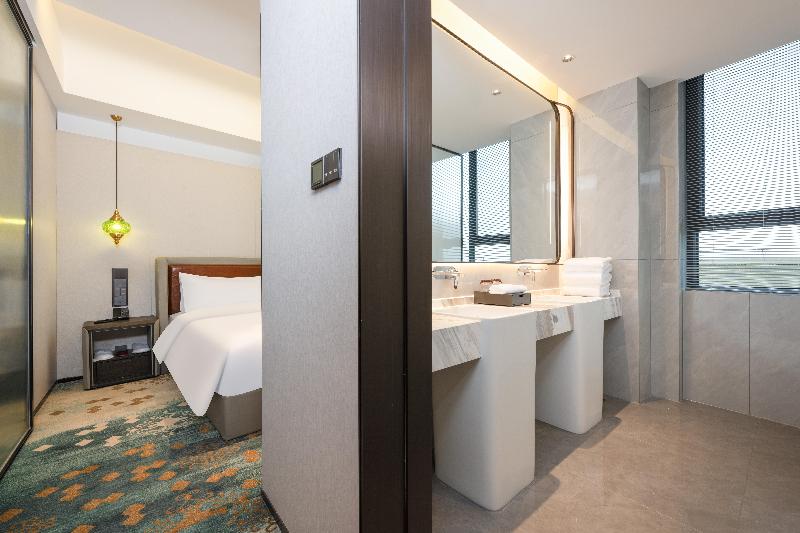 Madison Hotel Yining Ili Prefecture Government image