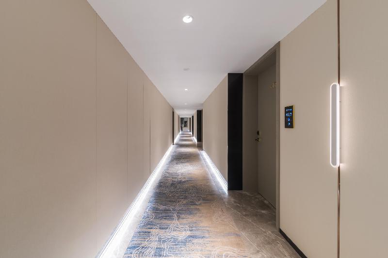 Madison Hotel Hefei USTC Port and Shipping image