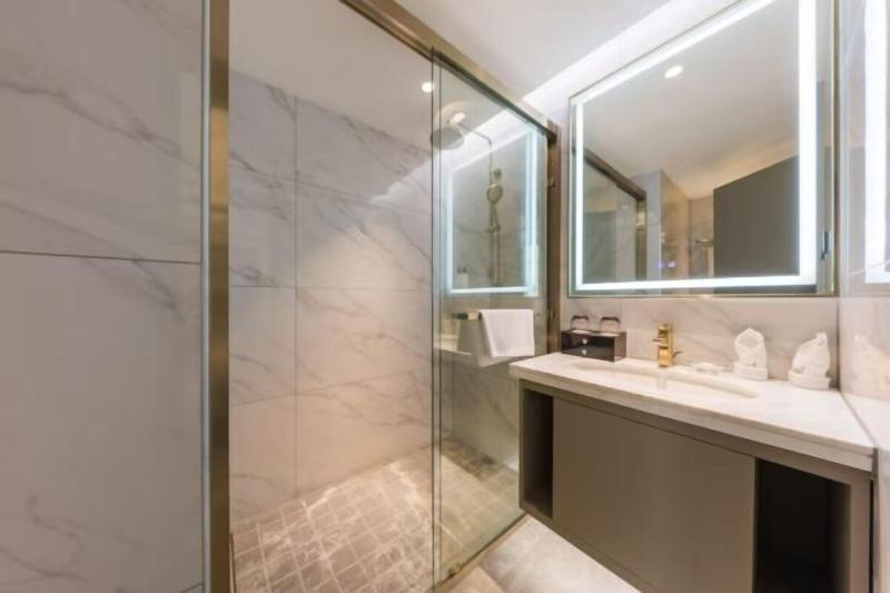 Madison Hotel Hefei USTC Port and Shipping image