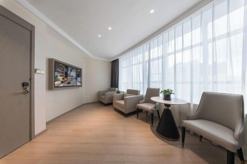 Madison Hotel Hefei USTC Port and Shipping image